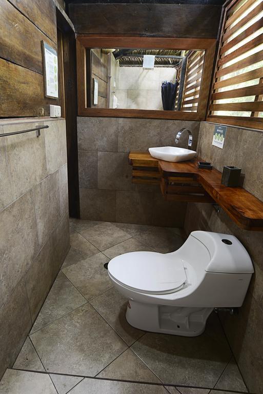 Puerto Montufar Jamu Lodge الغرفة الصورة