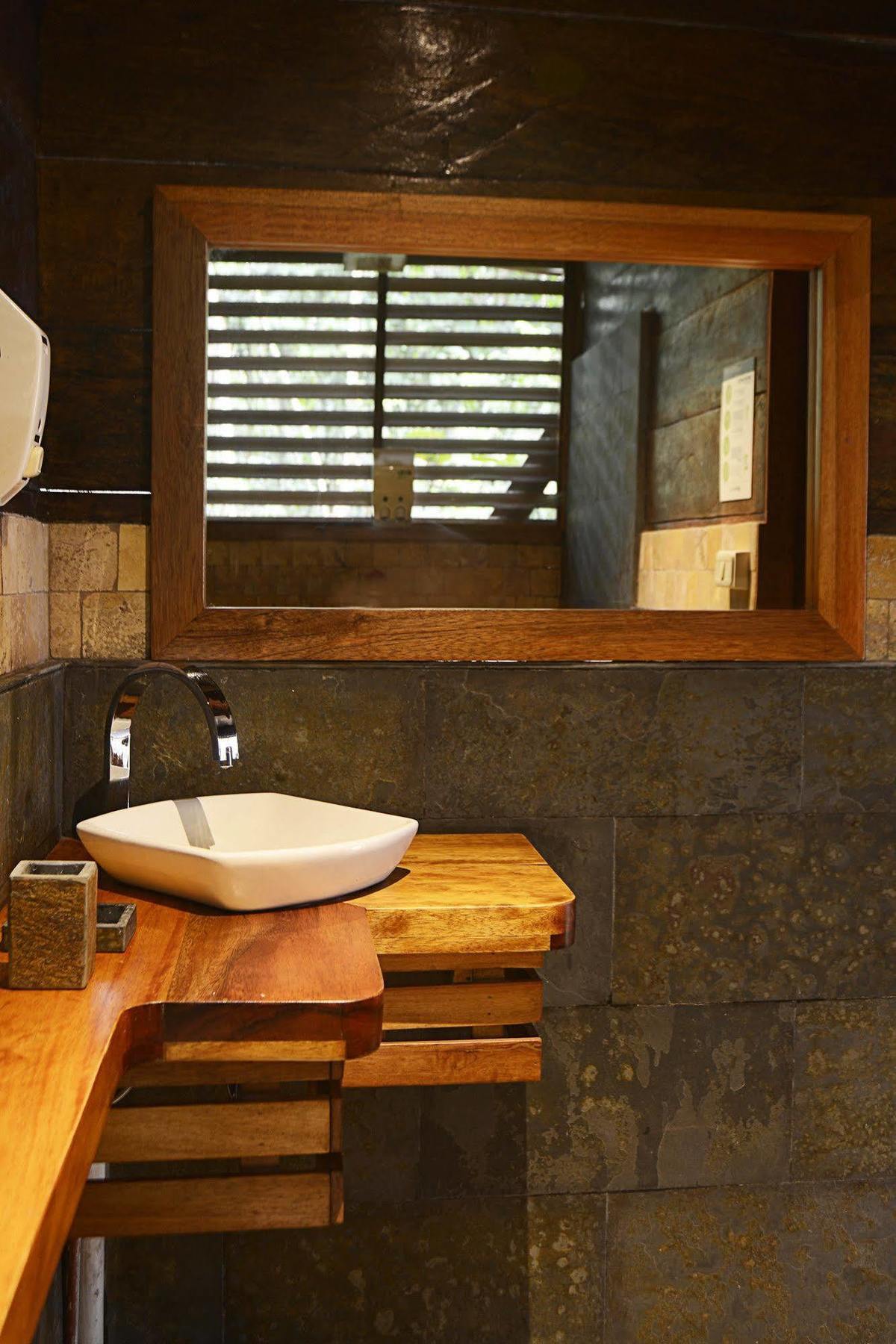 Puerto Montufar Jamu Lodge المظهر الخارجي الصورة